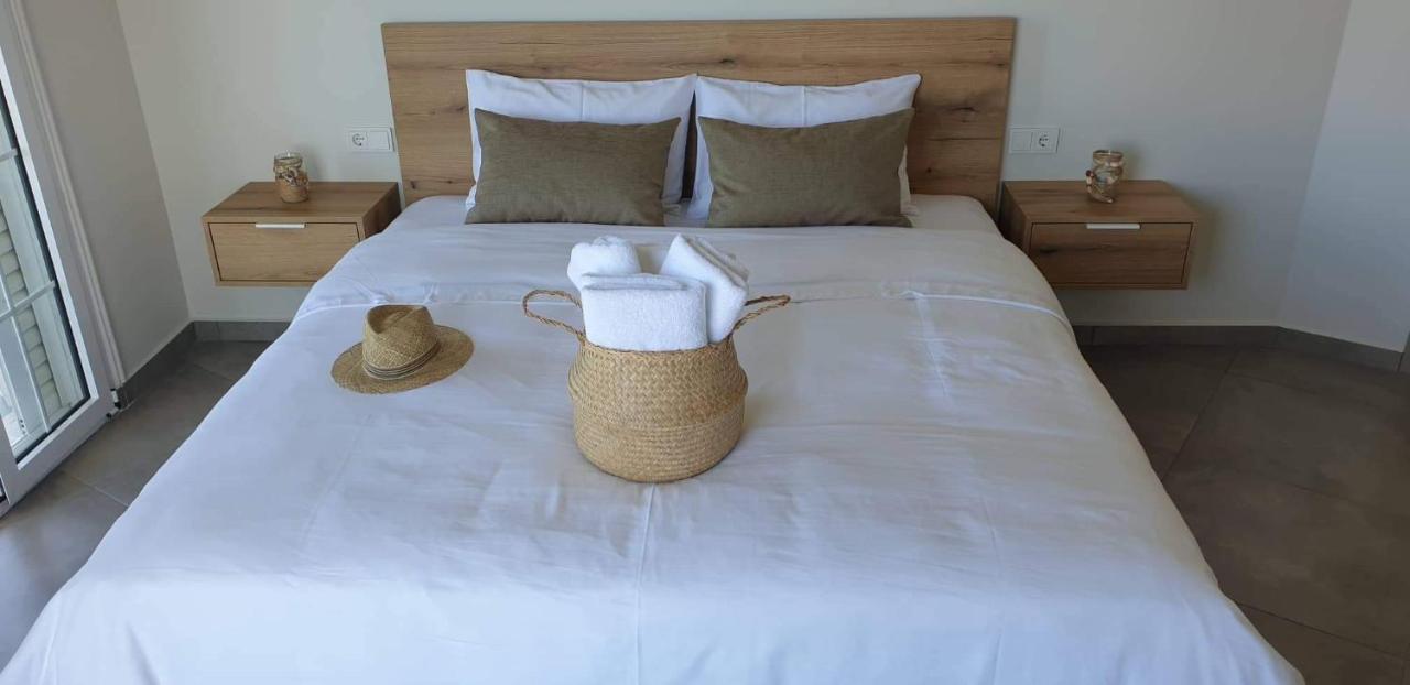 Villa Eleni Greece - Wonderful Sea View Studios Nea Roda Extérieur photo