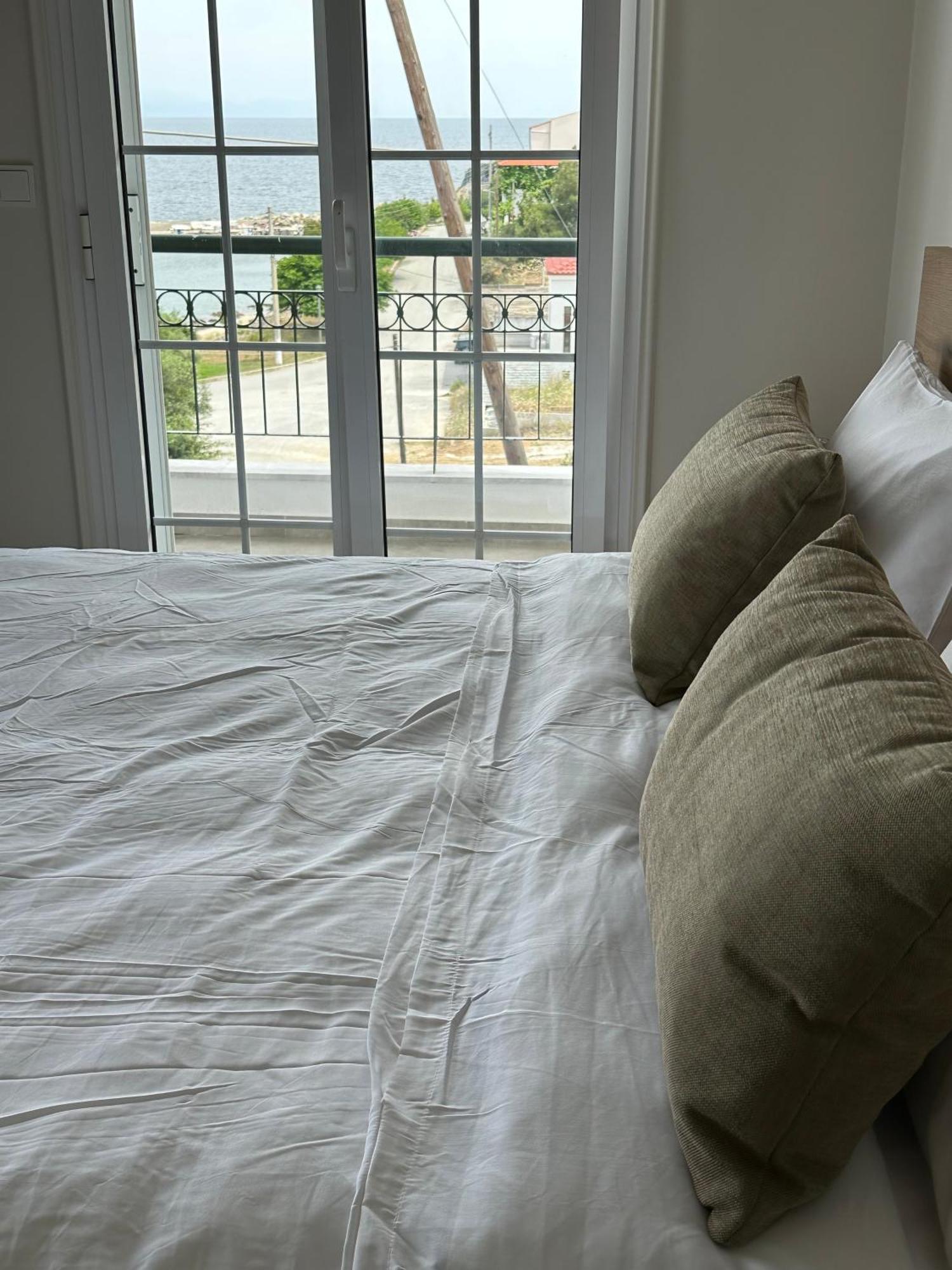 Villa Eleni Greece - Wonderful Sea View Studios Nea Roda Extérieur photo