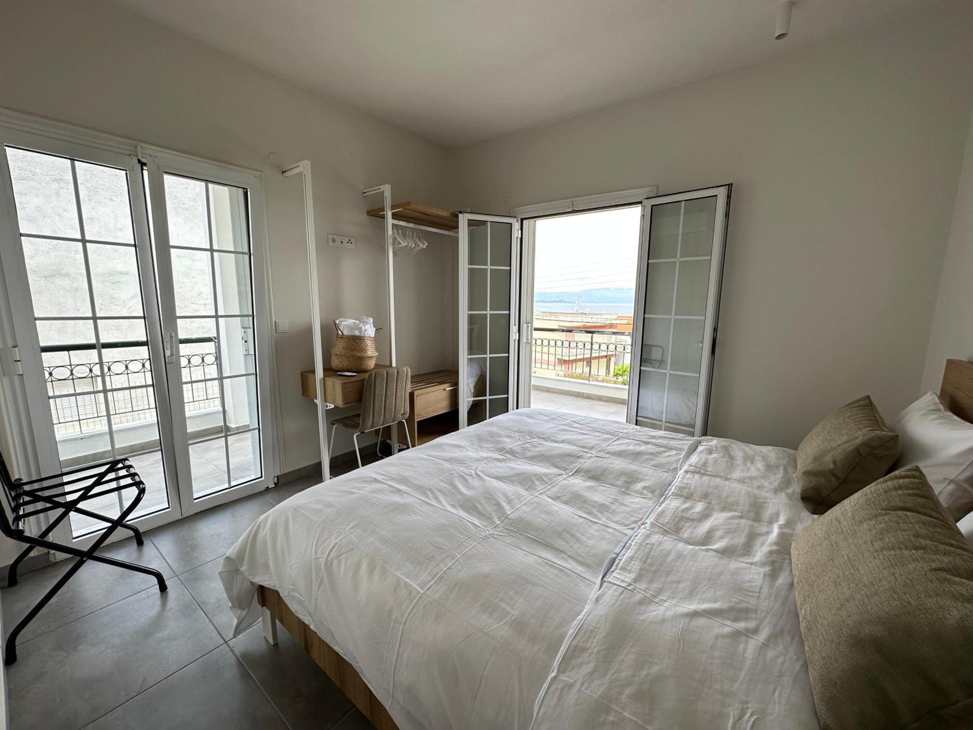 Villa Eleni Greece - Wonderful Sea View Studios Nea Roda Extérieur photo
